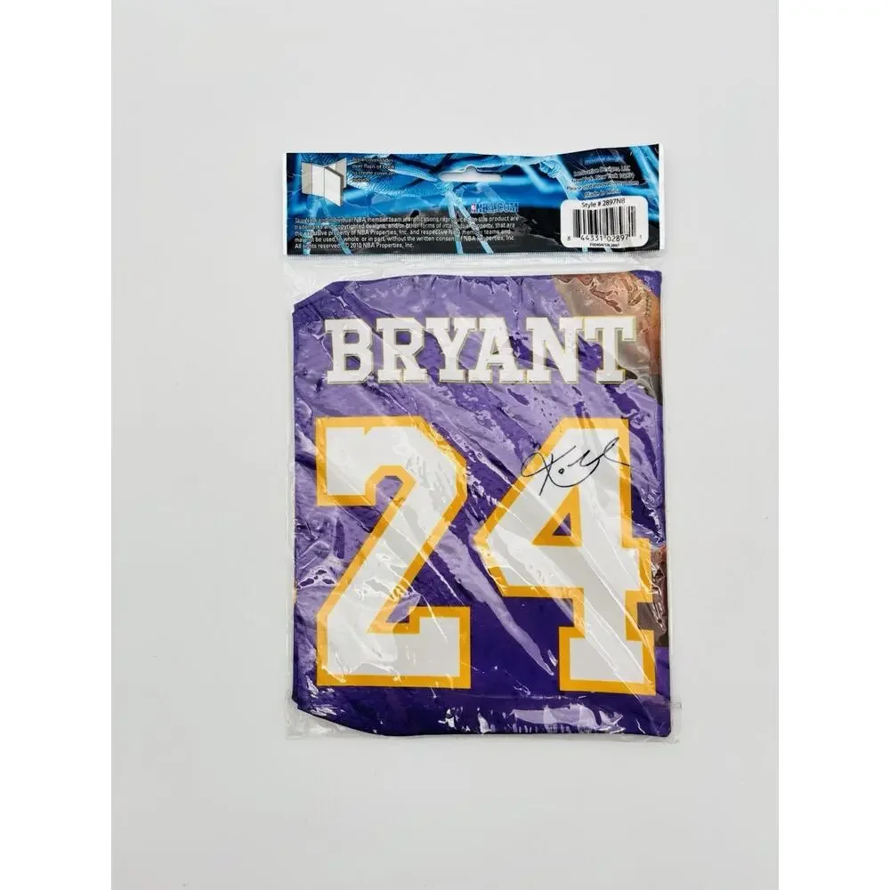 Rare 2010 LOS ANGELES KOBE BRYANT NBA STRETCHABLE FABRIC BOOK COVER NOS